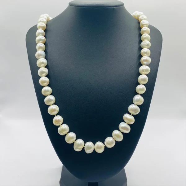COLLAR DE PERLAS CON CIERRE DE ORO
