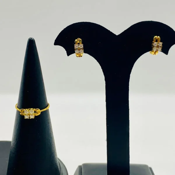 CONJUNTO ANILLO Y PENDIENTE CON CIRCONITAS